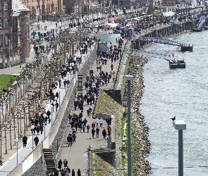 Renu, Wzdłuż, Dusseldorf, Promenada