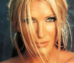 Twarz, Kolczyki, Caprice Bourret