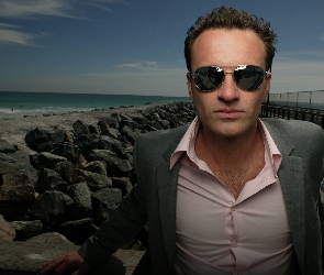 Okulary, Koszula, Julian McMahon, Rozpięta