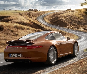 Droga
, Porsche 911 Carrera 4