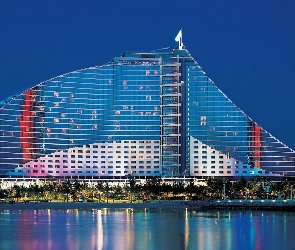 Dubaj, Jumeirah Beach Hotel