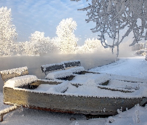 Rzeka, Śnieg, Drzewa, Łódki