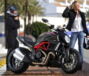 Motor, Ducati, Blondynka