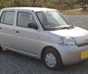 Hatchback, Daihatsu Esse