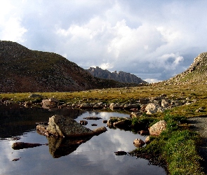 Głazy, Jezioro, Wzgórza, Łąka