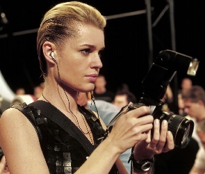 Rebecca Romijn, Aparat Fotograficzny
