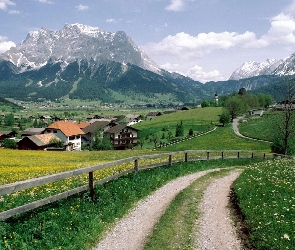 Łąki, Pola, Alpejska, Wioska
