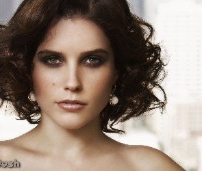 Sophia Bush, Kolczyki