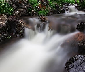 Strumyk, Kamienie, Kaskada