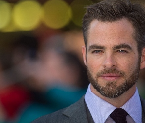 Zarost, Krawat, Chris Pine