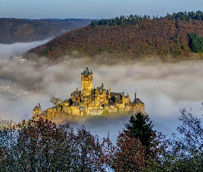 Miasto Cochem, Zamek Reichsburg, Mgła, Wzgórze, Góry, Lasy, Niemcy