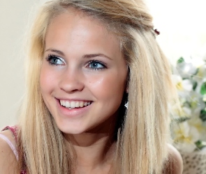 Uśmiech, Emilie Marie Nereng