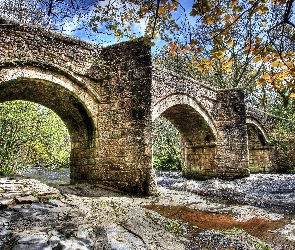Most, Rzeka, Kamienny