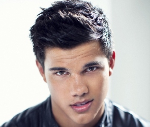 Taylor Lautner, Spojrzenie