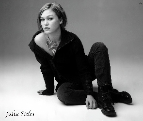 Julia Stiles