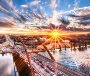 Most, Promienie Słońca, Rzeka
