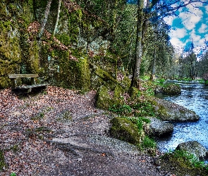 Skały, Ławeczka, Rzeka, Las, Obłoki