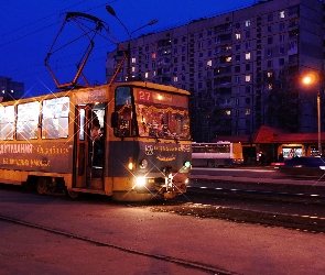 Noc, Ulica, Tramwaj