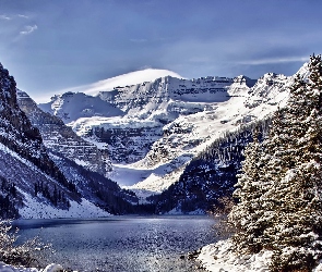 Jezioro Lake Louise, Góry, Prowincja Alberta, Kanada, Park Narodowy Banff, Zima