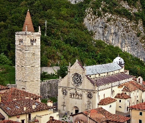 del Friuli, Gemona, Las, Katedra, Dzwonnica, Skały, Domy
