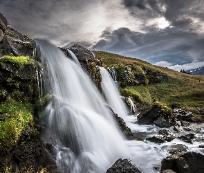 Wodospad, Islandia, Chmury, Skały