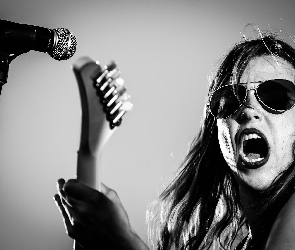 Lzzy Hale, Wokalistka