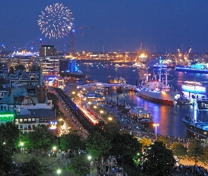 Domy, Fajerwerki, Wieżowce, Statki, Panorama, Port, Miasta, Hamburg