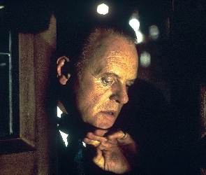 Anthony Hopkins, sygnet, ręka