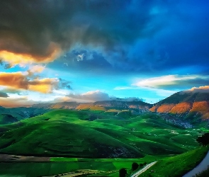 Góry, Włochy, Chmury, Panorama, Łąki