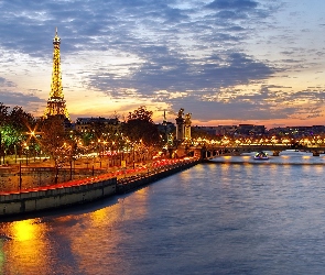 Wieża Eiffla, Paryż, Oświetlenie, Rzeka, Ulice, Lampy, Most
