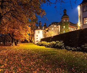 Oświetlony, Jesień, Miasto Bad Berleburg, Niemcy, Zamek Berleburg