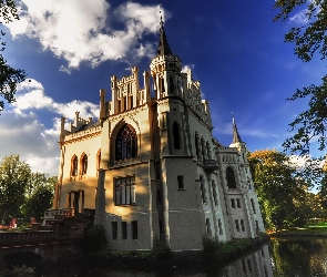 Drzewa, Fosa, Zamek, Architektura