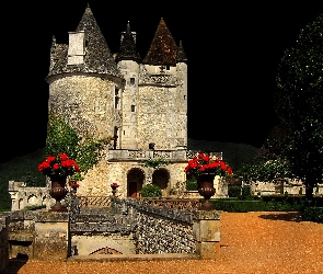 Zamek Milandes, Francja, Oświetlony