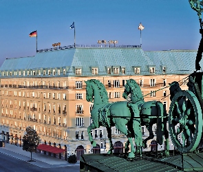 Adlon, Hotel, Świt, Z Bramy, Brandenburskiej, Posąg, Widok