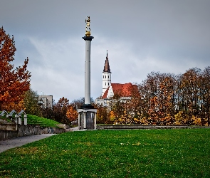 Litwa, Szawle, Trawa, Pomnik, Drzewa, Kościół