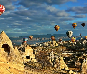 Piaskowce, Balony