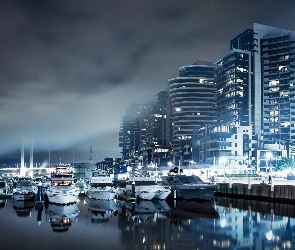 Miasto nocą, Wieżowce, Port, Łodzie