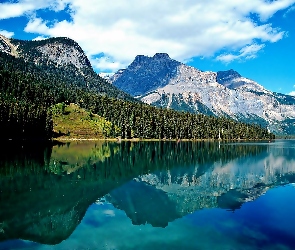 Kanada, Jezioro Emerald Lake, Park Narodowy Yoho, Kolumbia Brytyjska