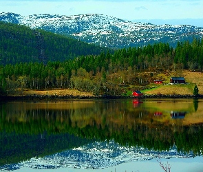 Góry, Domki, Jezioro
