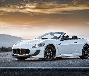 Gran Cabrio, Droga, Maserati