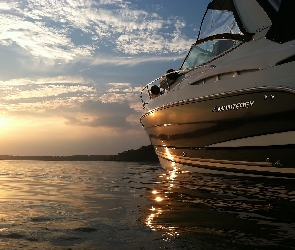 Jacht, Jezioro
