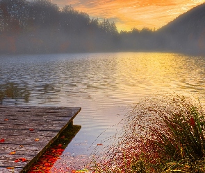 Pomost, Mgła, Jezioro