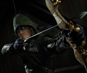 Kaptur, Oliver Queen - Stephen Amell, Arrow, Serial, Zielona strzała, Łuk