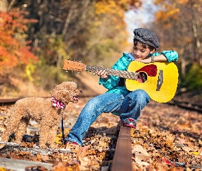 Tory, Jesień, Gitara, Chłopiec, Pies, Pudel