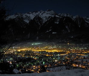 Z lotu ptaka, Bludenz, Miasto, Noc, Góry, Austria