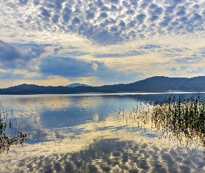 Góry, Trawa, Niebo, Chmury, Jezioro