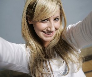 Twaz, Ashley Tisdale