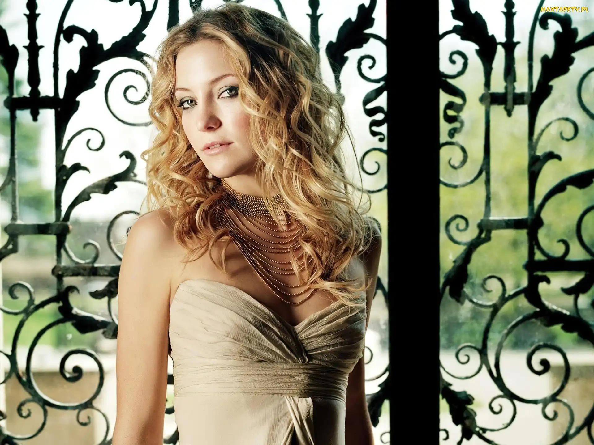 Kate Hudson, Włosy, Naszyjnik