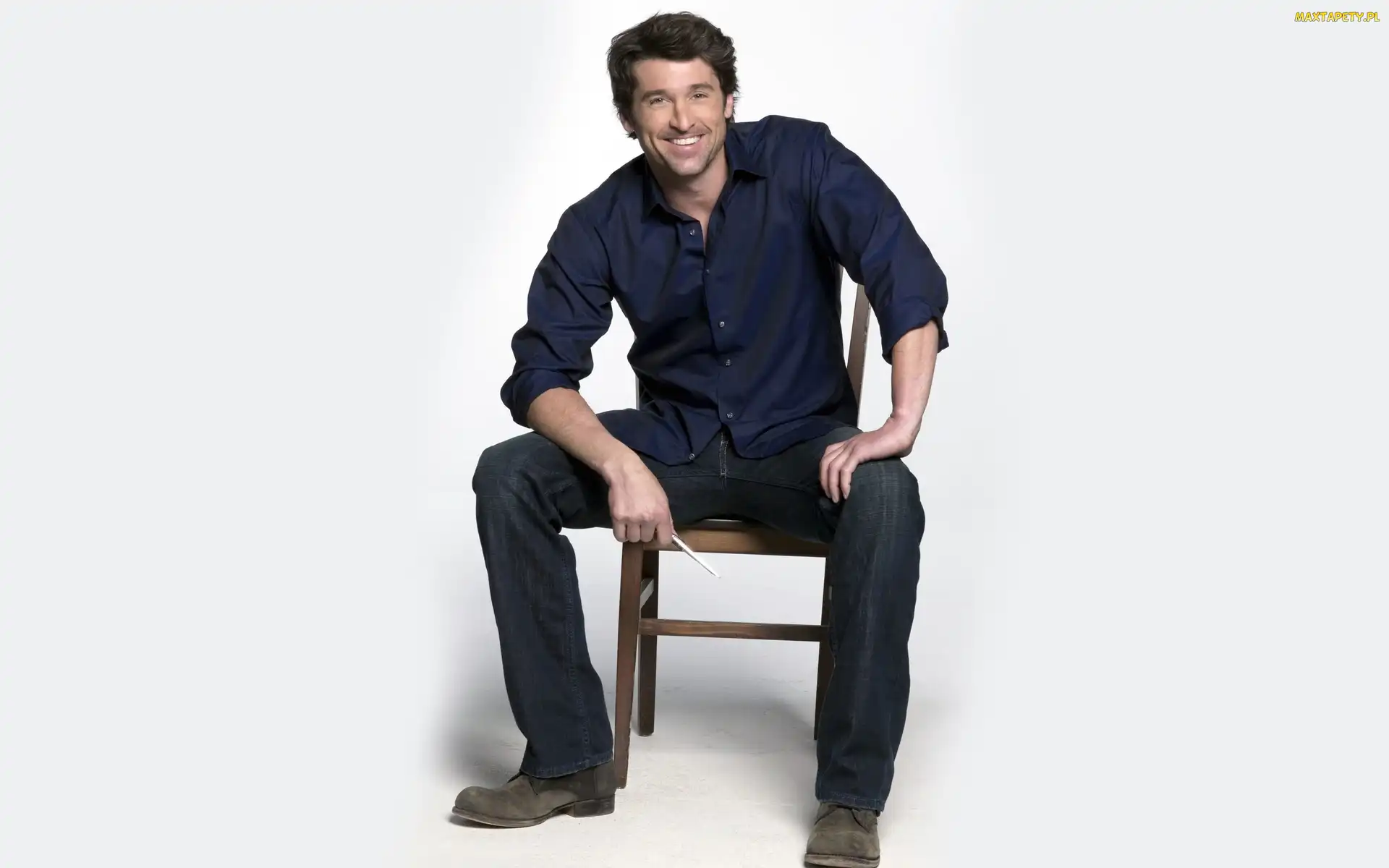 Patrick Dempsey, Koszula, Krzesło, Niebieska, Aktor