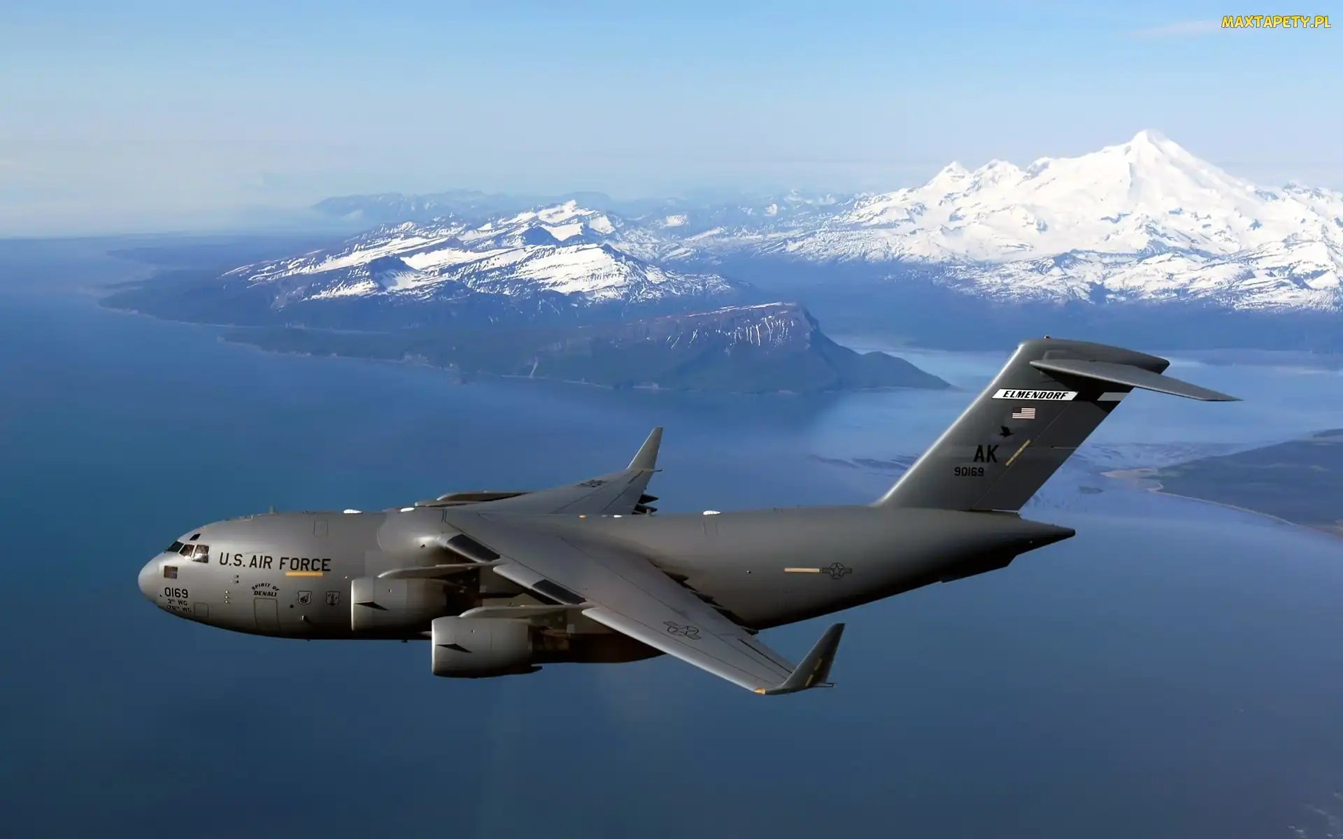 Chmury, Boeing C-17 Globemaster III, Samolot